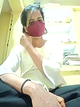 Snapshot of Pooja_cut chatting on 03-20-25, 11:45 Pooja cut online show from 03-20-25, 11:45