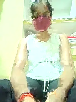 Snapshot of Pooja_cut chatting on 09-19-25, 05:02 Pooja cut online show from 09-19-25, 05:02