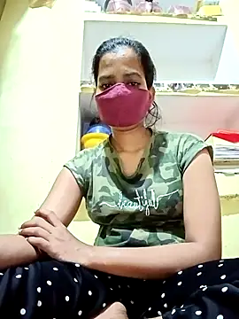 Snapshot of Pooja_cut chatting on 10-17-25, 04:31 Pooja cut online show from 10-17-25, 04:31