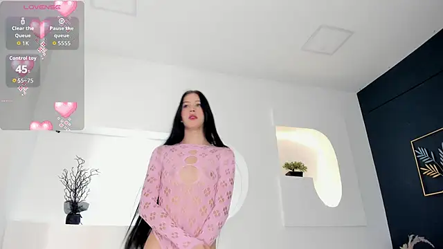 sara  jones gh online show from 02-23-26, 05:21