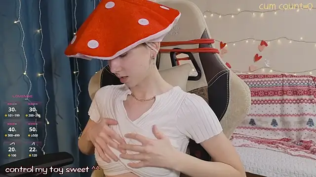 Snapshot of Aurora_First chatting on 02-08-26, 01:25 Aurora First online show from 02-08-26, 01:25