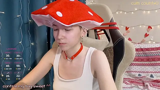 Snapshot of Aurora_First chatting on 02-11-26, 04:56 Aurora First online show from 02-11-26, 04:56