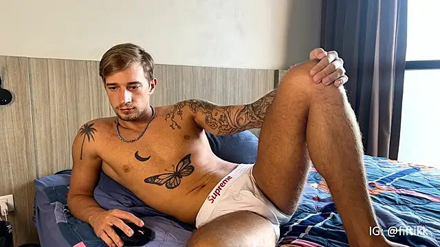 Snapshot of YourMarsLove chatting on 02-04-25, 01:34 YourMarsLove online show from 02-04-25, 01:34