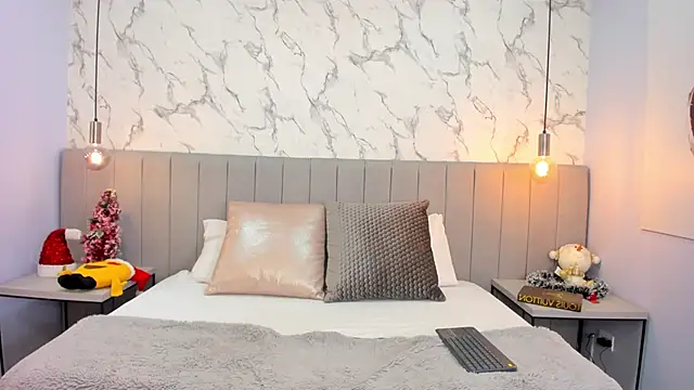 Snapshot of Blue_Angell chatting on 01-07-25, 02:51 Blue Angell online show from 01-07-25, 02:51