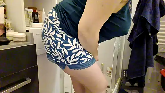 Snapshot of sweetinside_ chatting on 01-13-25, 05:33 sweetinside online show from 01-13-25, 05:33