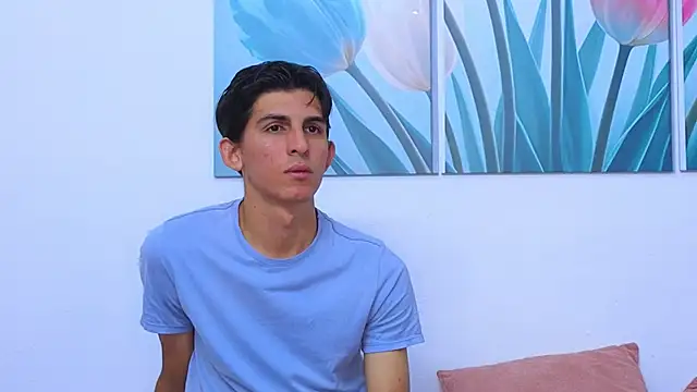 Snapshot of Ana_and_Leo chatting on 11-22-25, 02:49 Ana and Leo online show from 11-22-25, 02:49