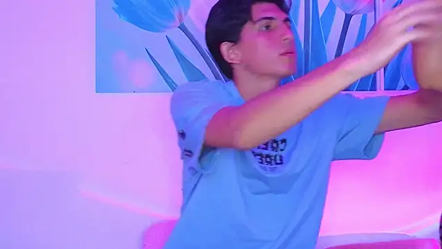 Snapshot of Ana_and_Leo chatting on 12-04-25, 02:37 Ana and Leo online show from 12-04-25, 02:37