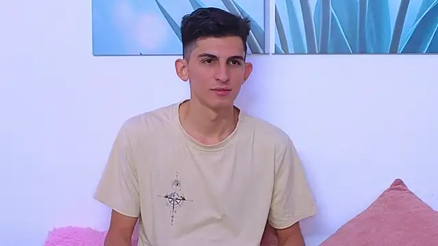 Snapshot of Ana_and_Leo chatting on 12-05-25, 02:14 Ana and Leo online show from 12-05-25, 02:14