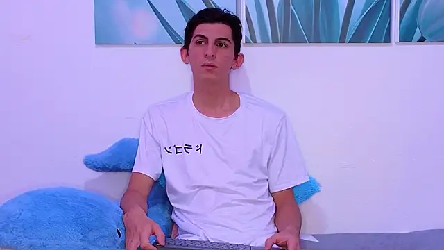 Snapshot of Ana_and_Leo chatting on 02-22-26, 03:43 Ana and Leo online show from 02-22-26, 03:43