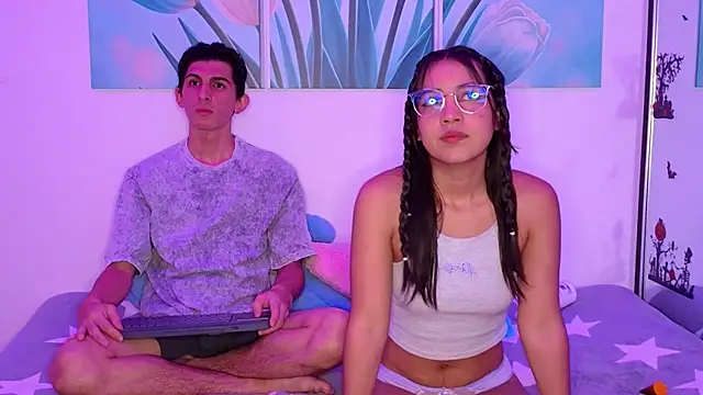 Snapshot of Ana_and_Leo chatting on 02-24-26, 03:43 Ana and Leo online show from 02-24-26, 03:43