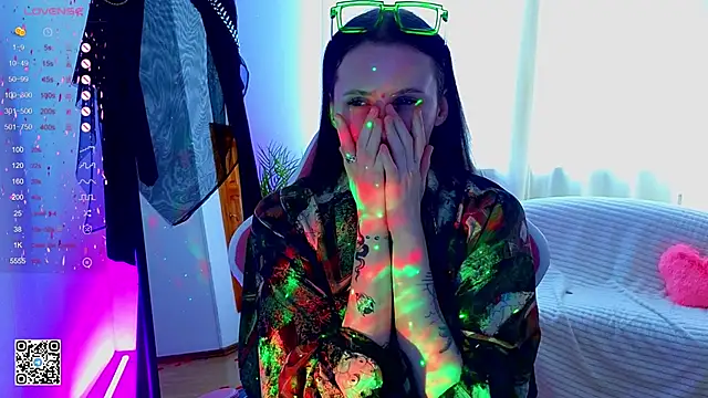 Snapshot of mon_lola chatting on 02-28-25, 09:47 mon lola online show from 02-28-25, 09:47