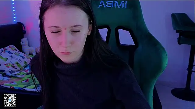 Snapshot of mon_lola chatting on 03-12-25, 02:45 mon lola online show from 03-12-25, 02:45