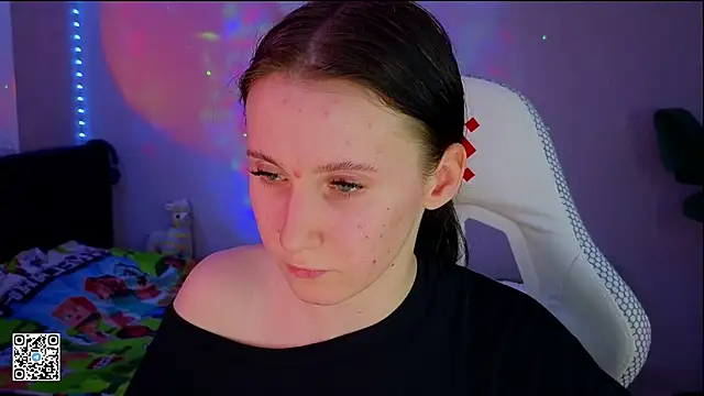 Snapshot of mon_lola chatting on 03-13-25, 05:50 mon lola online show from 03-13-25, 05:50