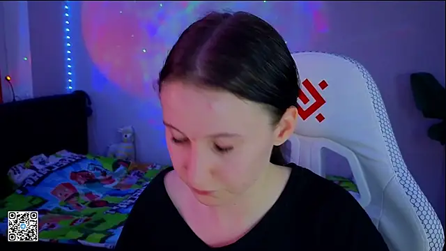 Snapshot of mon_lola chatting on 03-13-25, 09:05 mon lola online show from 03-13-25, 09:05