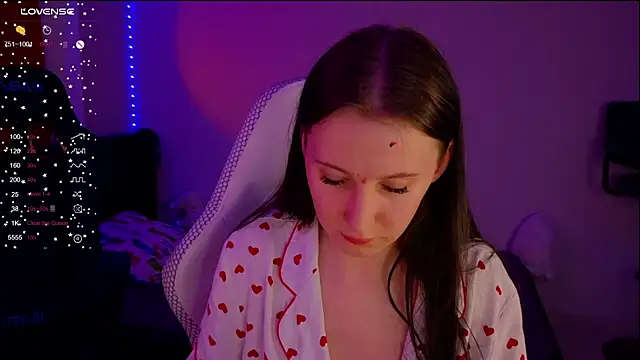 Snapshot of mon_lola chatting on 03-15-25, 08:43 mon lola online show from 03-15-25, 08:43