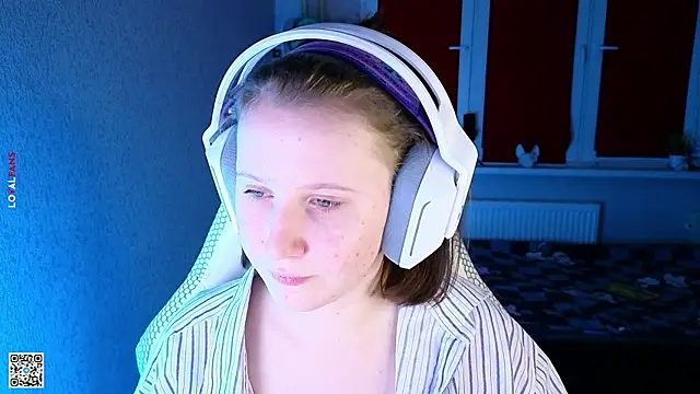 Snapshot of mon_lola chatting on 10-03-25, 04:26 mon lola online show from 10-03-25, 04:26