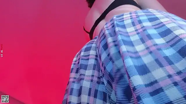 Snapshot of mon_lola chatting on 10-13-25, 06:13 mon lola online show from 10-13-25, 06:13