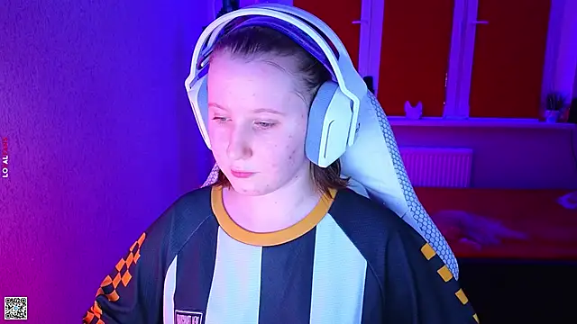 mon lola online show from 11-07-25, 03:01