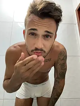 Snapshot of carvalhofelipe chatting on 01-15-25, 09:20 carvalhofelipe online show from 01-15-25, 09:20