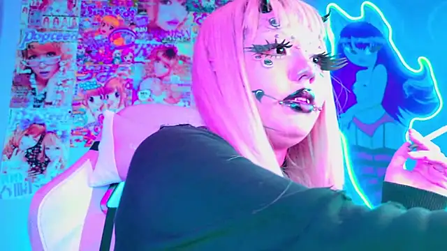 LaytonBox online show from 03-10-25, 08:26