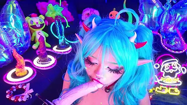 LaytonBox online show from 12-18-25, 02:12