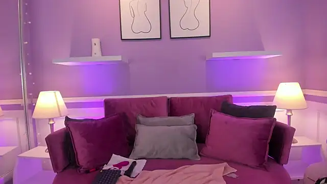 Snapshot of Emma_Walkerr_ chatting on 02-07-25, 10:09 Emma Walkerr online show from 02-07-25, 10:09