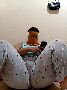 Snapshot of Samara-Bella chatting on 01-24-25, 12:31 Samara-Bella online show from 01-24-25, 12:31