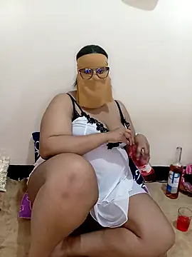 Snapshot of Samara-Bella chatting on 01-28-25, 08:36 Samara-Bella online show from 01-28-25, 08:36