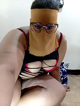 Snapshot of Samara-Bella chatting on 02-05-25, 02:37 Samara-Bella online show from 02-05-25, 02:37