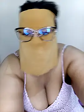 Snapshot of Samara-Bella chatting on 02-08-25, 10:07 Samara-Bella online show from 02-08-25, 10:07