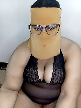 Snapshot of Samara-Bella chatting on 02-11-25, 04:02 Samara-Bella online show from 02-11-25, 04:02