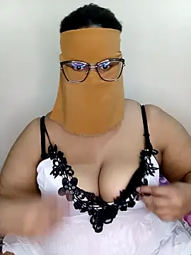 Snapshot of Samara-Bella chatting on 03-02-25, 07:34 Samara-Bella online show from 03-02-25, 07:34