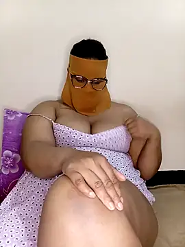 Snapshot of Samara-Bella chatting on 03-05-25, 08:00 Samara-Bella online show from 03-05-25, 08:00