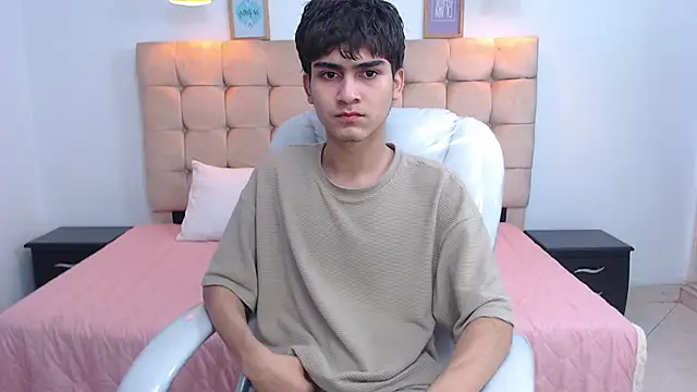 Tommy18   online show from 02-04-25, 06:36