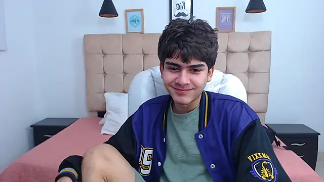 Tommy18   online show from 02-07-25, 06:35