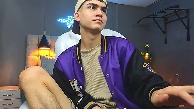 Tommy18   online show from 02-13-25, 06:30