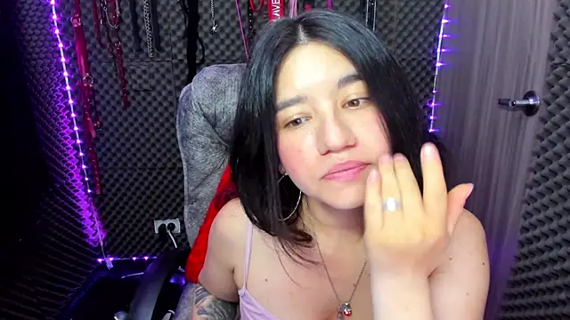 lilihot  online show from 02-19-25, 04:00