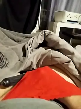 Snapshot of ludov17 chatting on 02-04-25, 04:37 ludov17 online show from 02-04-25, 04:37