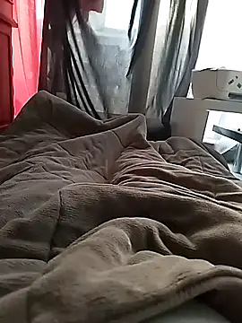 Snapshot of ludov17 chatting on 02-04-25, 08:35 ludov17 online show from 02-04-25, 08:35