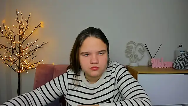 AdeleCruz online show from 02-12-25, 01:16