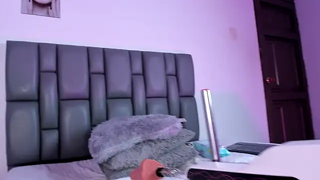 Snapshot of kathy_bakerr chatting on 03-22-25, 11:20 kathy bakerr online show from 03-22-25, 11:20