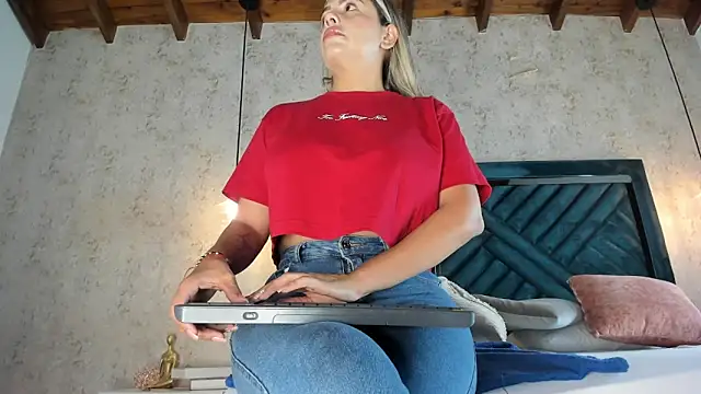 Marttina Ruiz online show from 10-04-25, 07:34