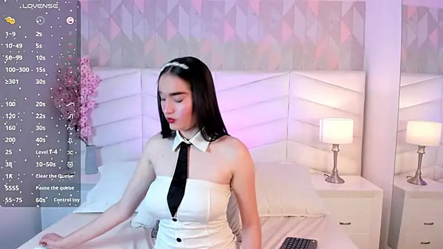 Snapshot of chelsea_bolton_ chatting on 03-07-25, 11:40 chelsea bolton online show from 03-07-25, 11:40