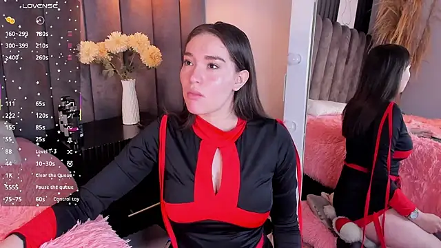 Snapshot of chelsea_bolton_ chatting on 10-31-25, 01:01 chelsea bolton online show from 10-31-25, 01:01