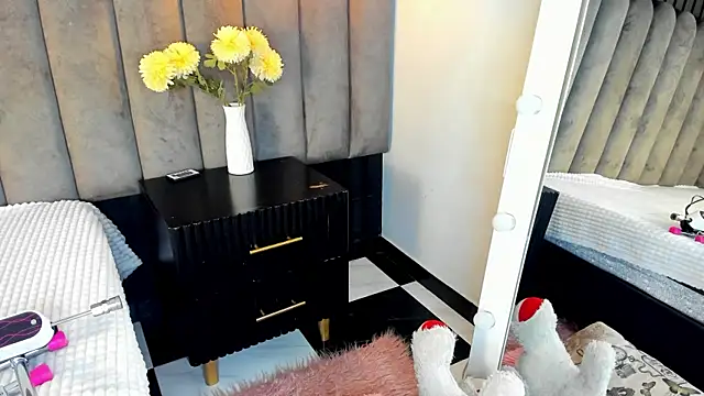 Snapshot of chelsea_bolton_ chatting on 11-14-25, 12:37 chelsea bolton online show from 11-14-25, 12:37