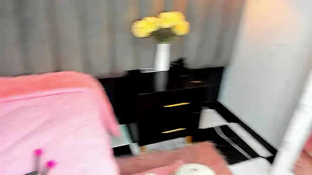 Snapshot of chelsea_bolton_ chatting on 11-24-25, 01:00 chelsea bolton online show from 11-24-25, 01:00