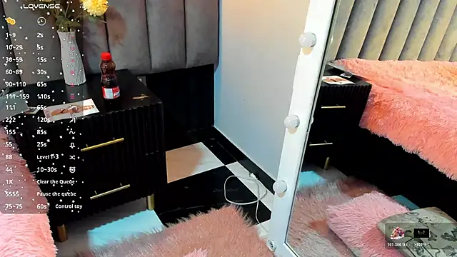 Snapshot of chelsea_bolton_ chatting on 11-30-25, 12:42 chelsea bolton online show from 11-30-25, 12:42