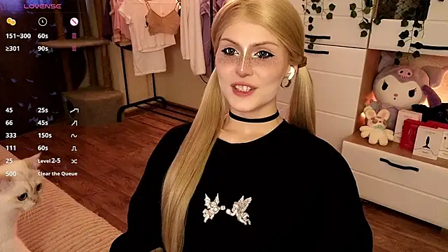 Emily  Mooree online show from 10-08-25, 08:23