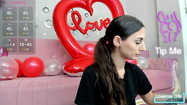 Snapshot of BelovedKhloee chatting on 02-22-26, 08:40 BelovedKhloee online show from 02-22-26, 08:40