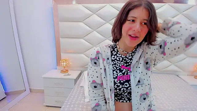 MiaQueen021 online show from 01-22-25, 12:27